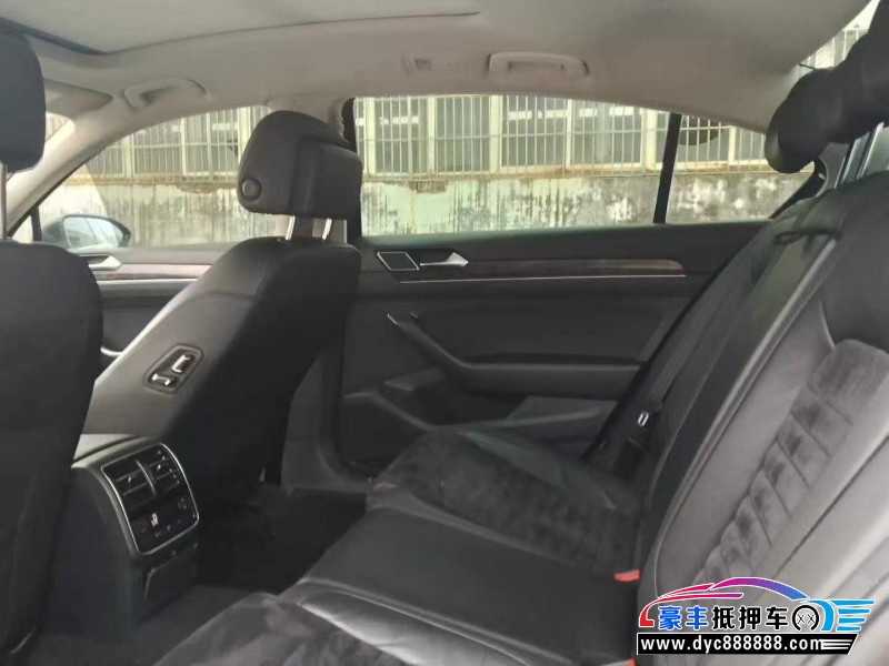 17年大众迈腾轿车抵押车出售