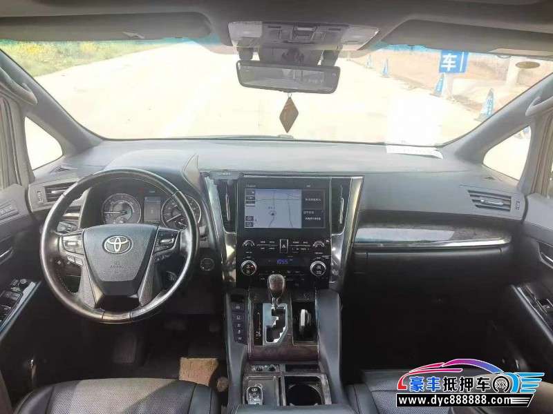 20年丰田埃尔法轿车抵押车出售