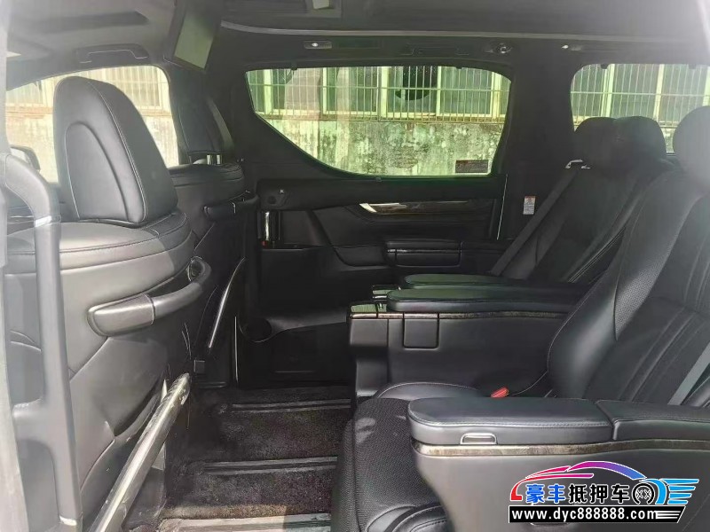 20年丰田埃尔法轿车抵押车出售