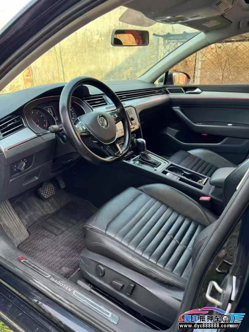 18年大众迈腾轿车抵押车出售