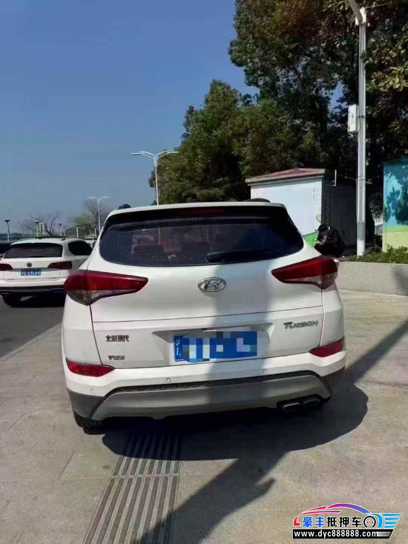 19年现代途胜轿车抵押车出售