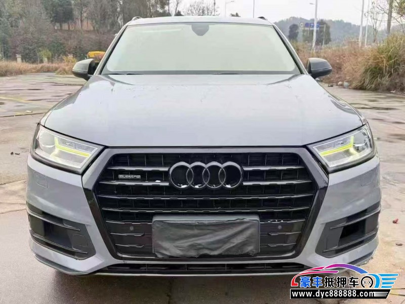 抵押车出售17年奥迪Q7轿车