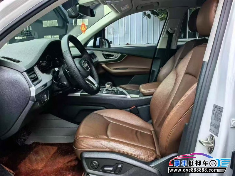 17年奥迪Q7轿车抵押车出售
