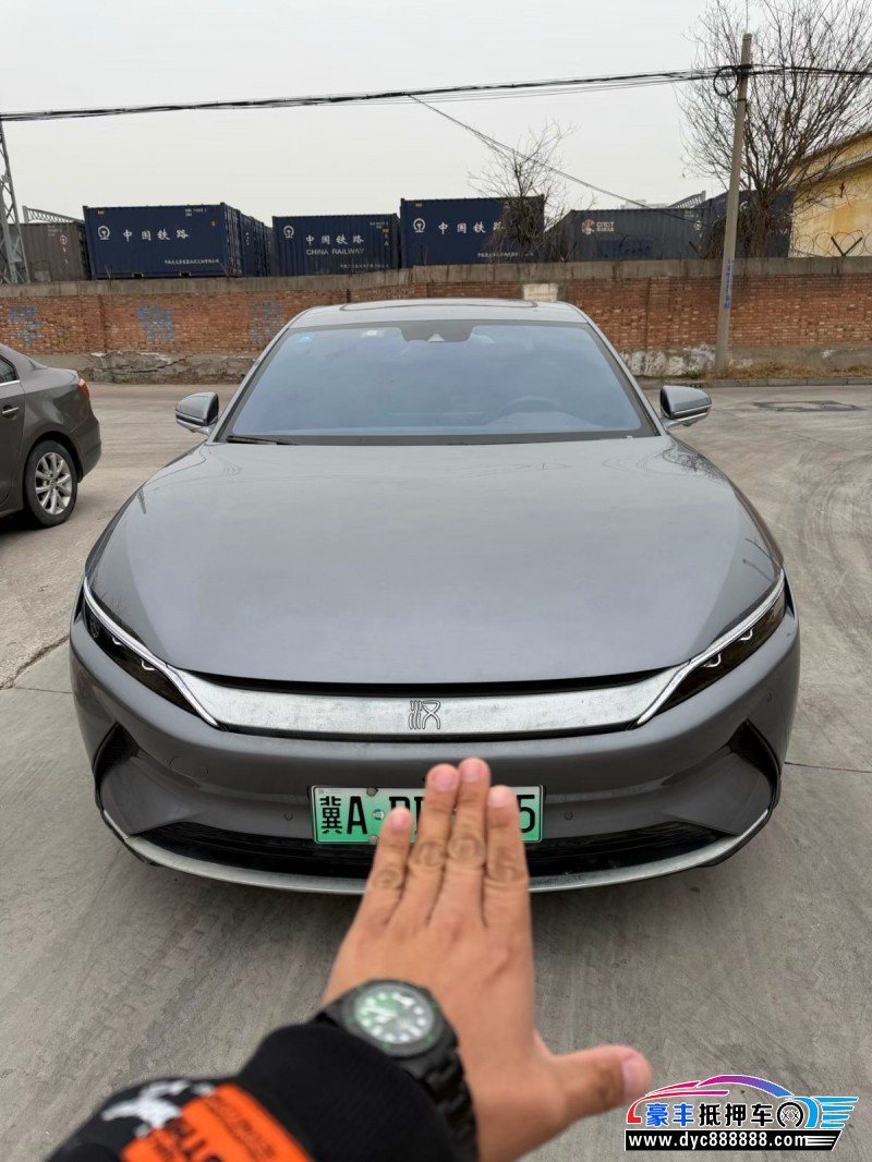 22年比亚迪汉轿车