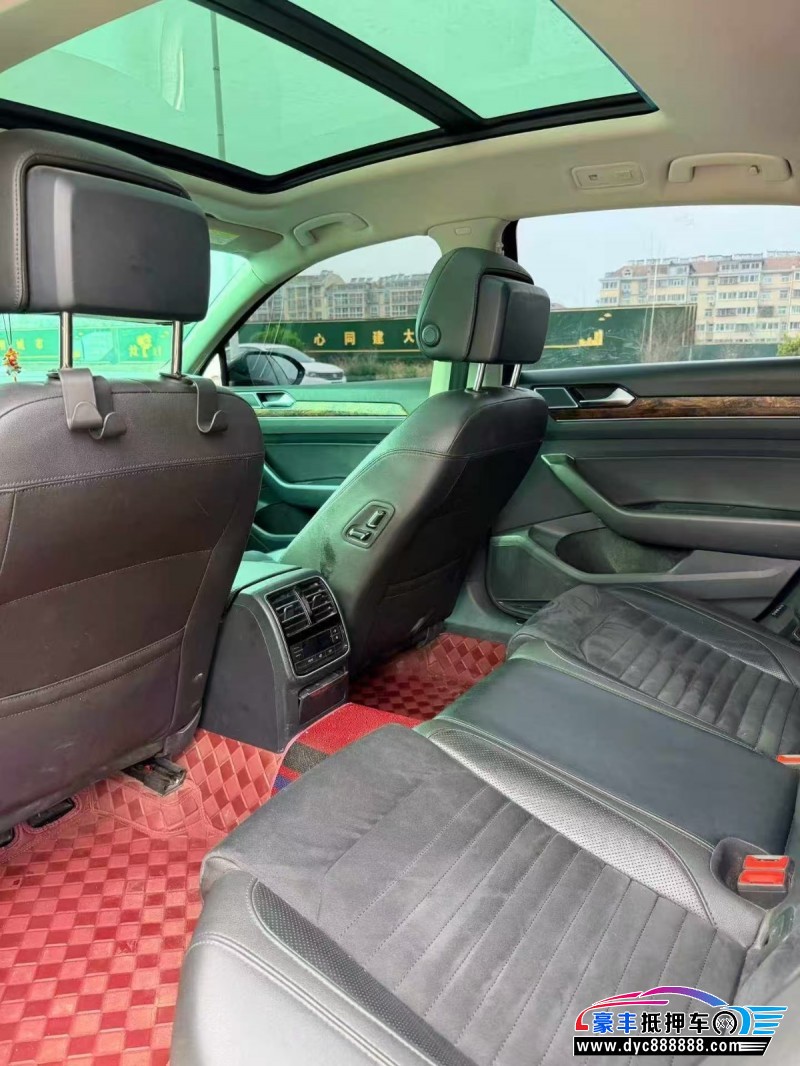 18年大众迈腾轿车抵押车出售