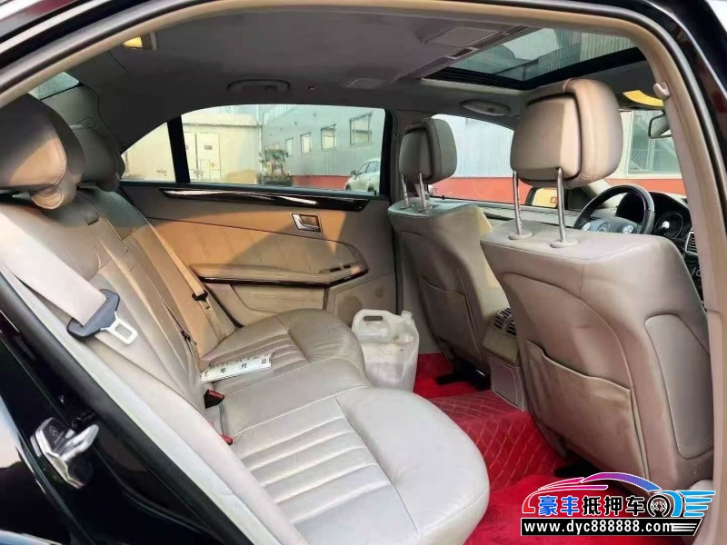 12年奔驰E轿车抵押车出售