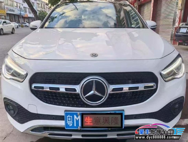 抵押车出售20年奔驰GLA轿车