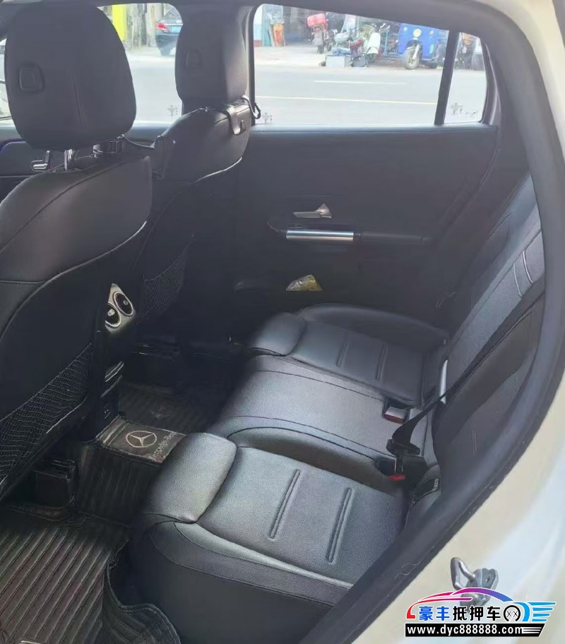 20年奔驰GLA轿车抵押车出售