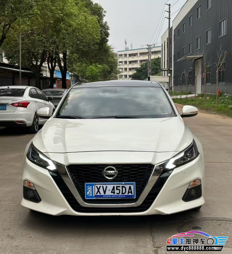 21年日产天籁轿车抵押车出售