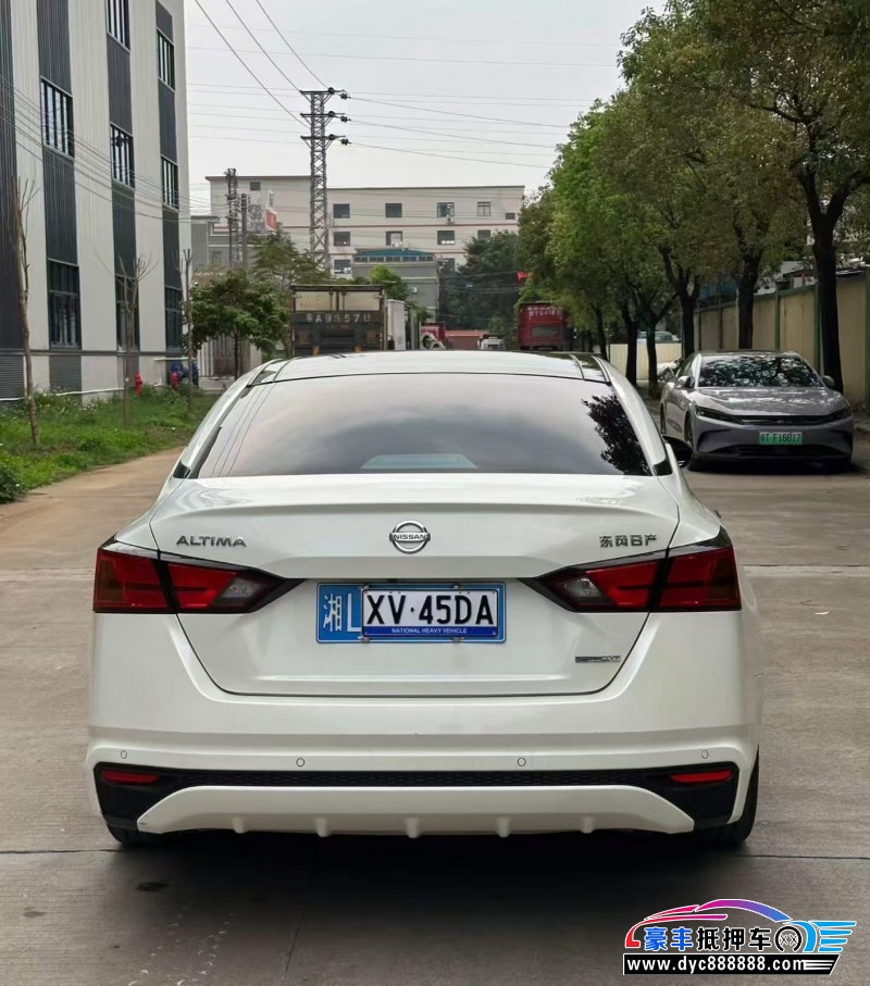 21年日产天籁轿车抵押车出售