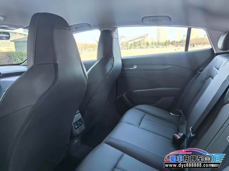 26年东风风神奕炫轿车抵押车出售