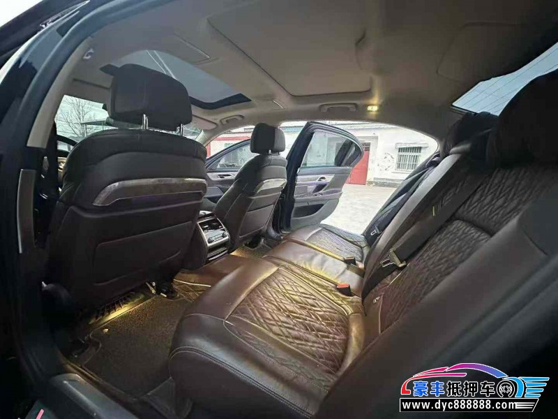 20年宝马7系轿车抵押车出售