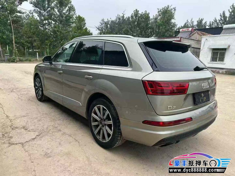 17年奥迪Q7轿车抵押车出售