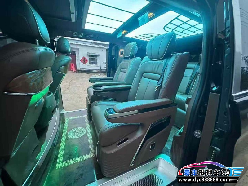 21年奔驰威霆轿车抵押车出售