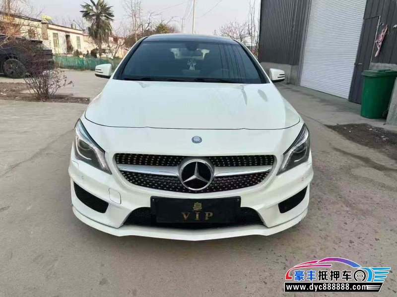 抵押车出售15年奔驰CLA轿车