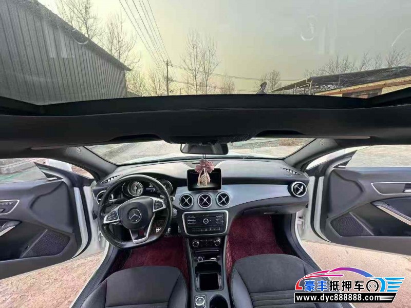 15年奔驰CLA轿车抵押车出售