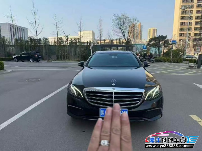 17年奔驰E轿车抵押车出售