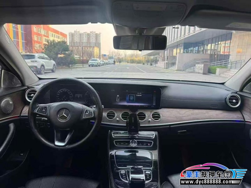 17年奔驰E轿车抵押车出售
