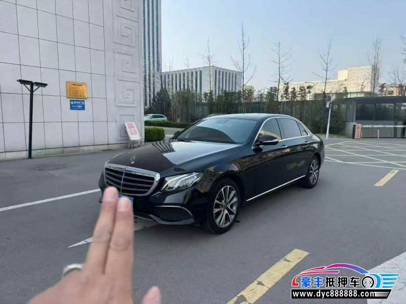 17年奔驰E轿车抵押车出售
