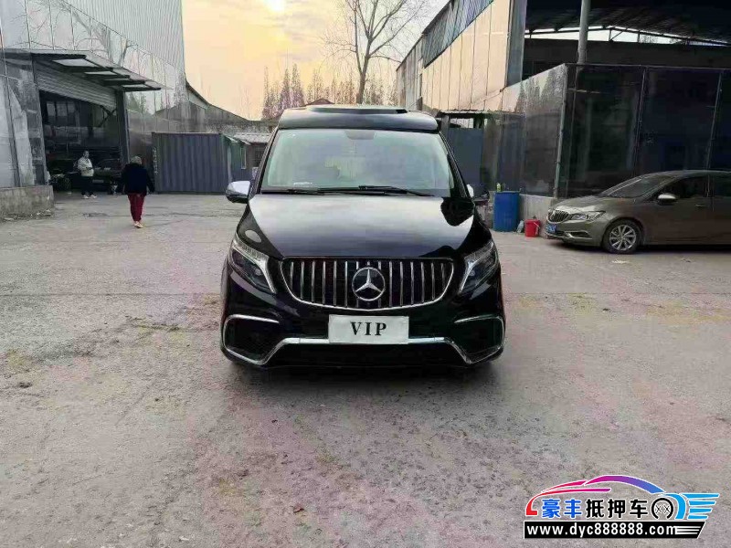 19年奔驰威霆轿车抵押车出售