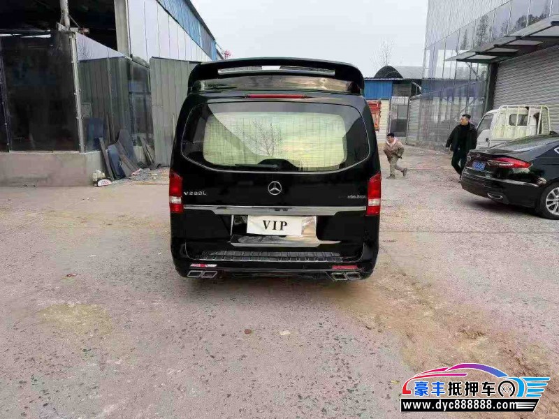 19年奔驰威霆轿车抵押车出售