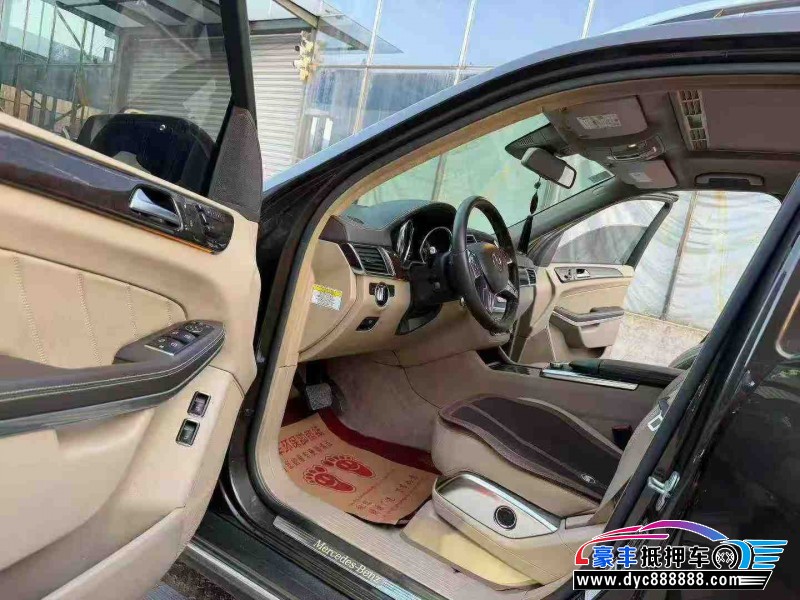 15年奔驰GL轿车抵押车出售