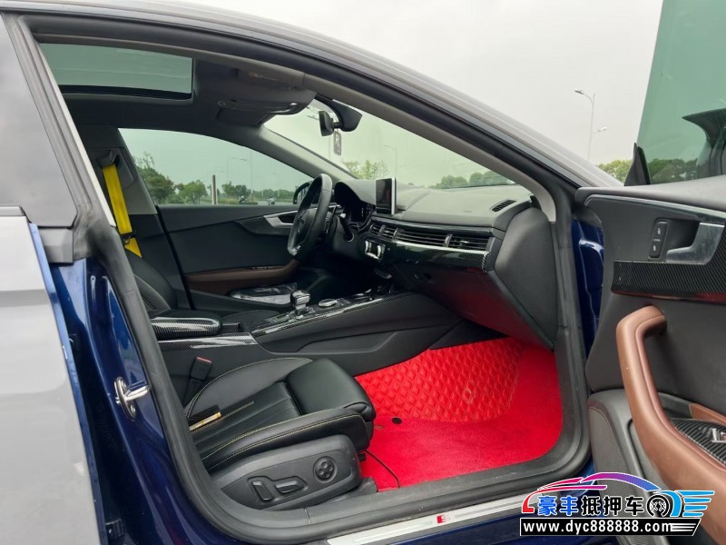 17年奥迪A5轿车抵押车出售