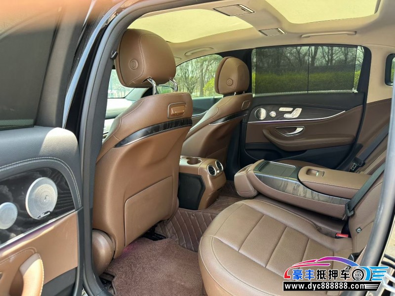 19年奔驰E轿车抵押车出售