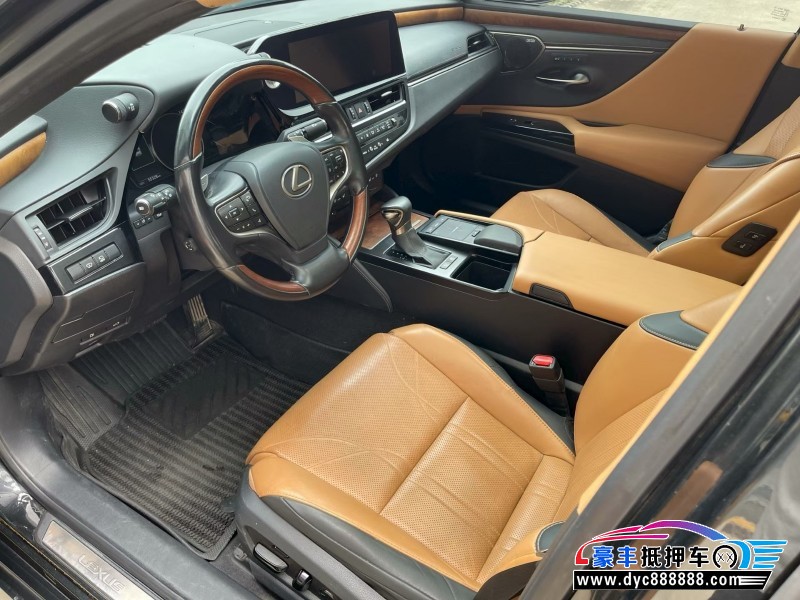 22年雷克萨斯ES轿车抵押车出售