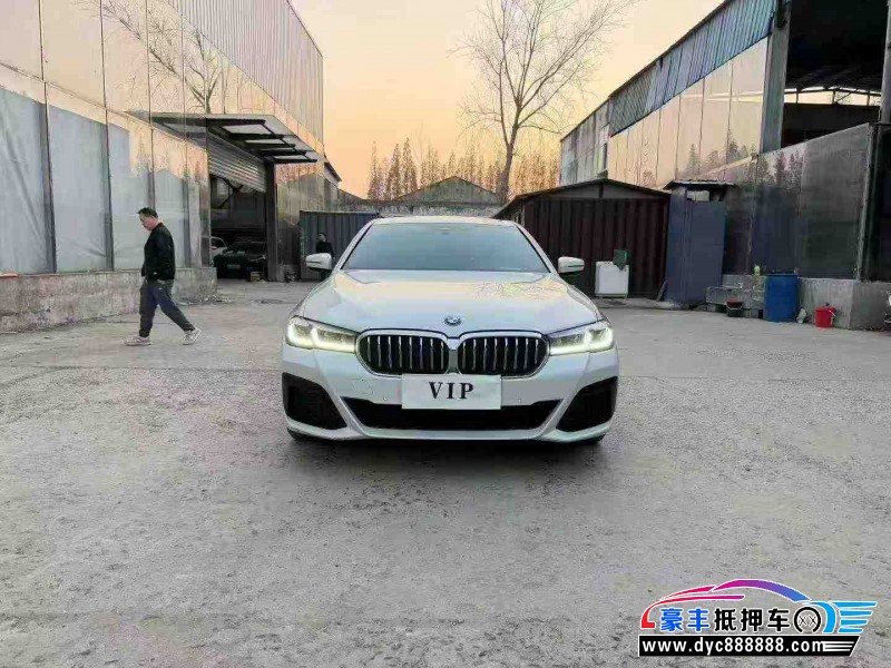抵押车出售21年宝马5系轿车