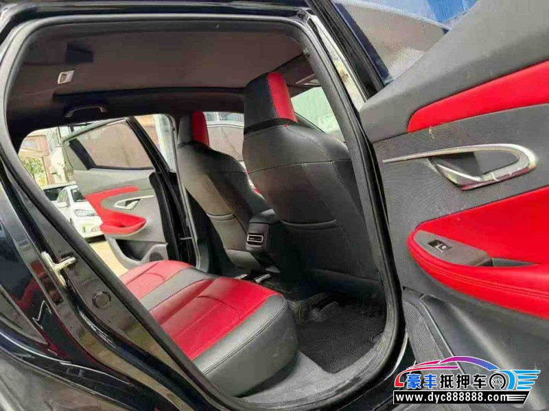 20年长安长安UNI轿车抵押车出售