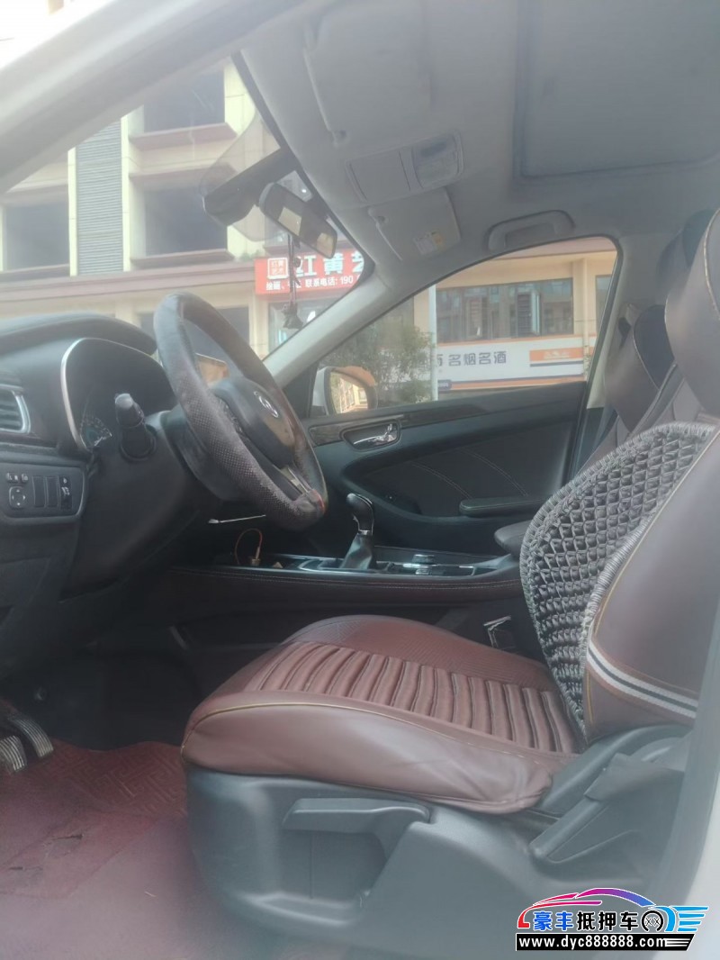 19年东风风光580轿车抵押车出售