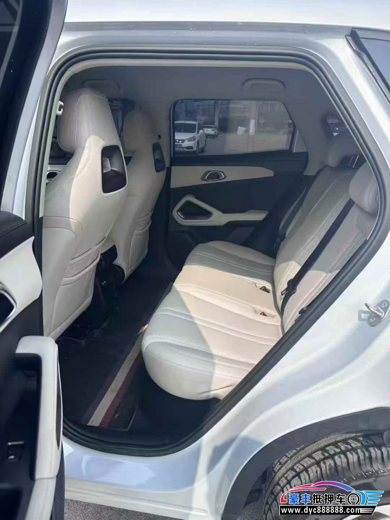 25年比亚迪元轿车抵押车出售