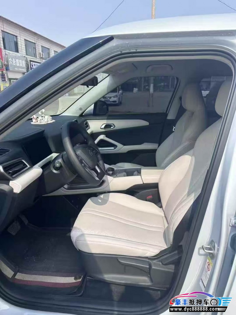 25年比亚迪元轿车抵押车出售