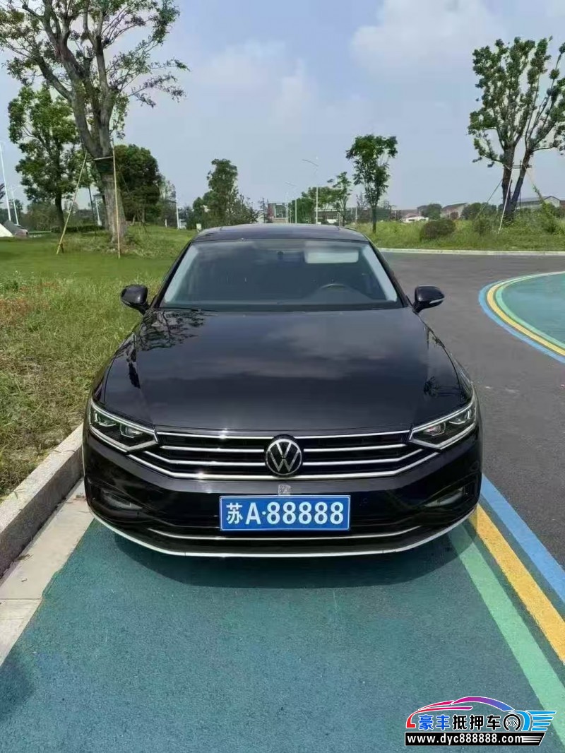 抵押车出售24年大众迈腾轿车