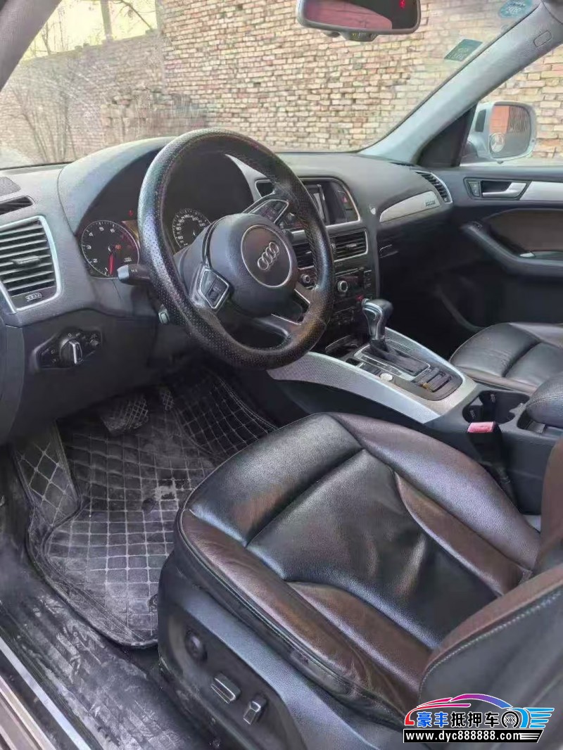 17年奥迪Q5轿车抵押车出售