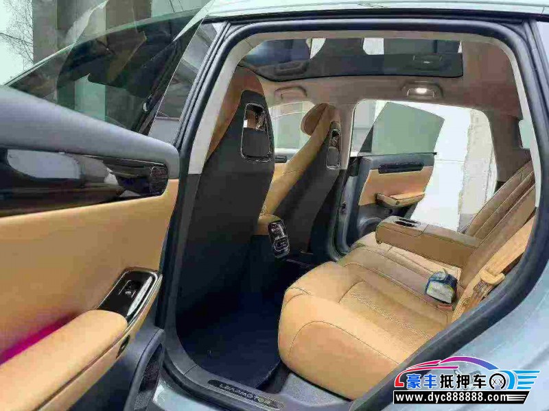 25年零跑c01轿车抵押车出售