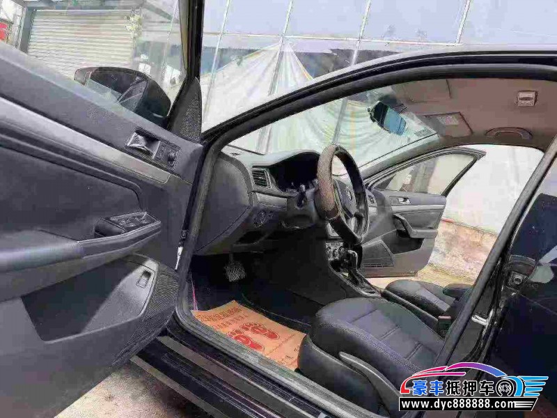 16年大众朗逸轿车抵押车出售