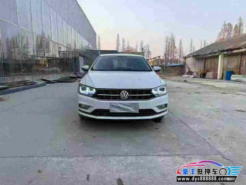 抵押车出售18年大众宝来轿车