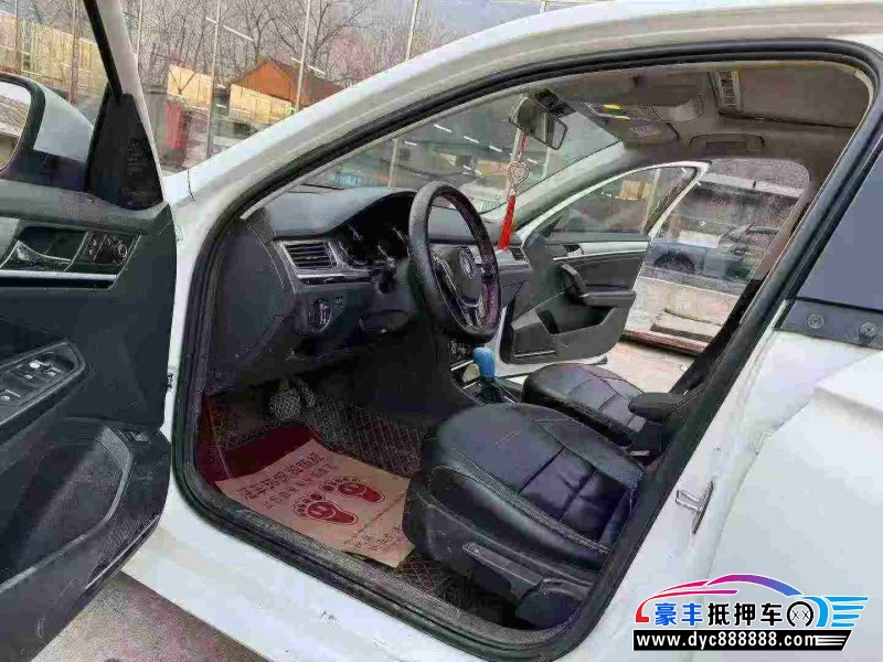 18年大众宝来轿车抵押车出售