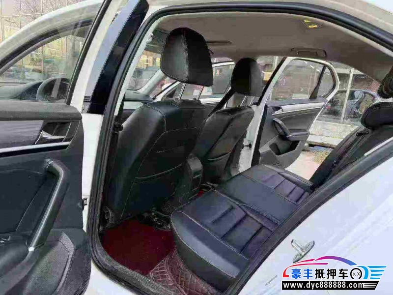 18年大众宝来轿车抵押车出售