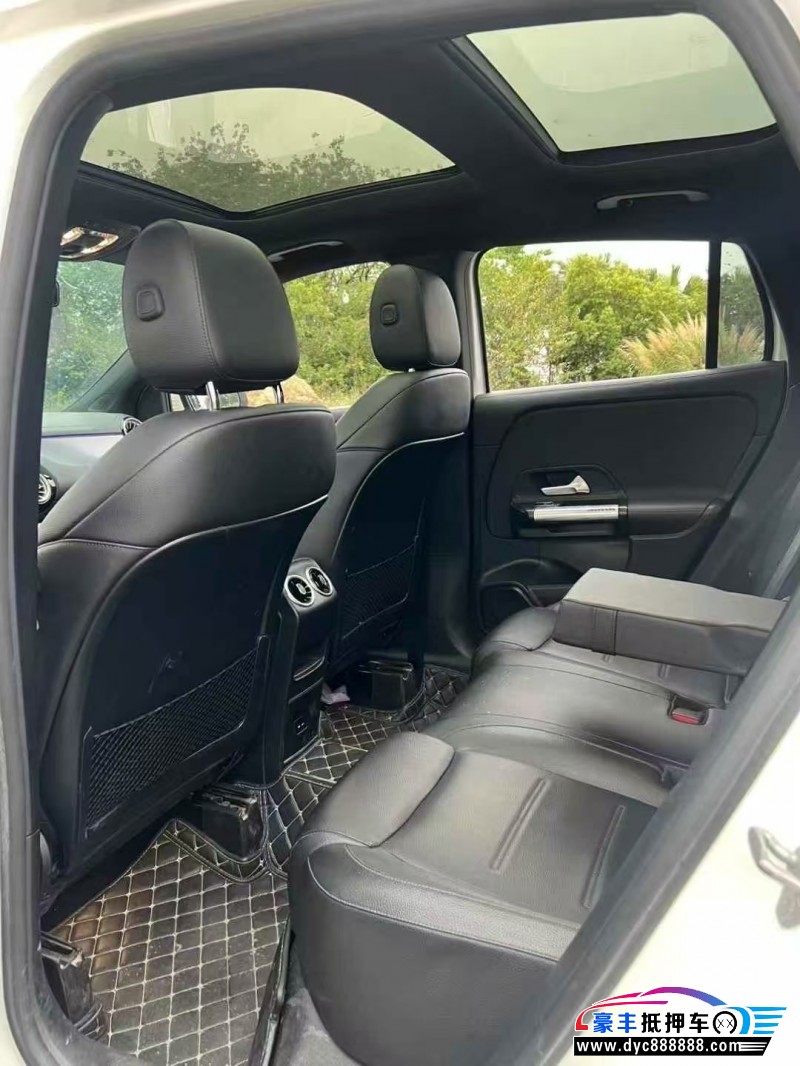 20年奔驰GLA轿车抵押车出售