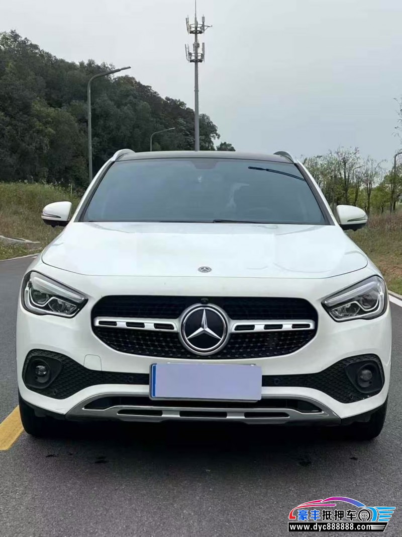 抵押车出售20年奔驰GLA轿车