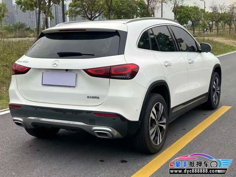 20年奔驰GLA轿车抵押车出售