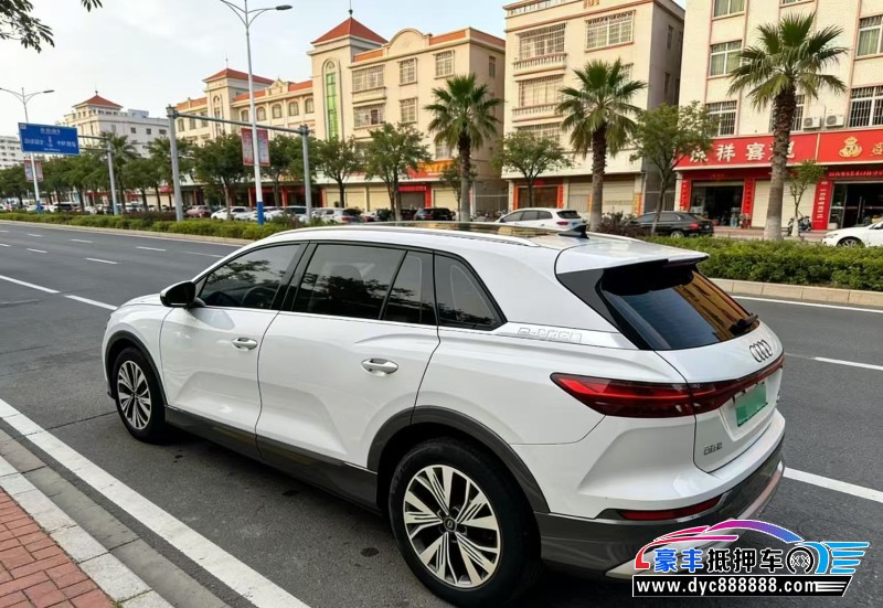 23年奥迪Q5轿车抵押车出售