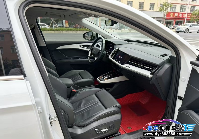 23年奥迪Q5轿车抵押车出售