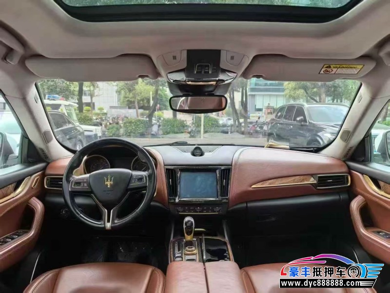 18年玛莎拉蒂莱万特轿车抵押车出售