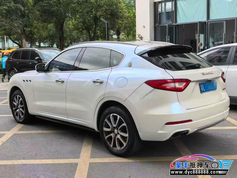 18年玛莎拉蒂莱万特轿车抵押车出售