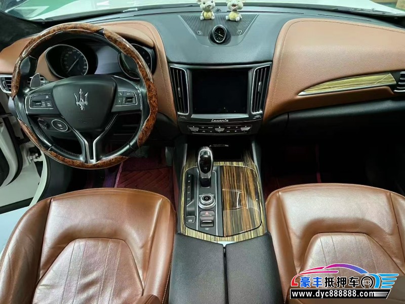 18年玛莎拉蒂莱万特轿车抵押车出售