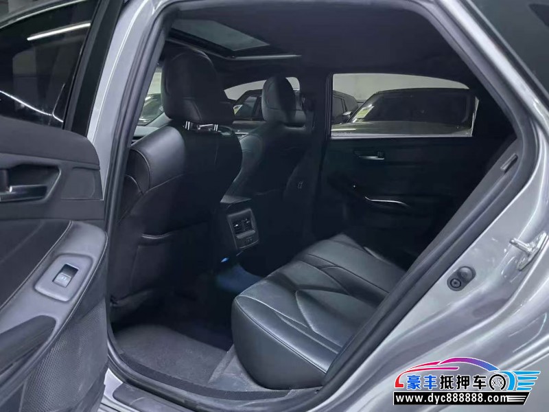 22年丰田亚洲龙轿车抵押车出售